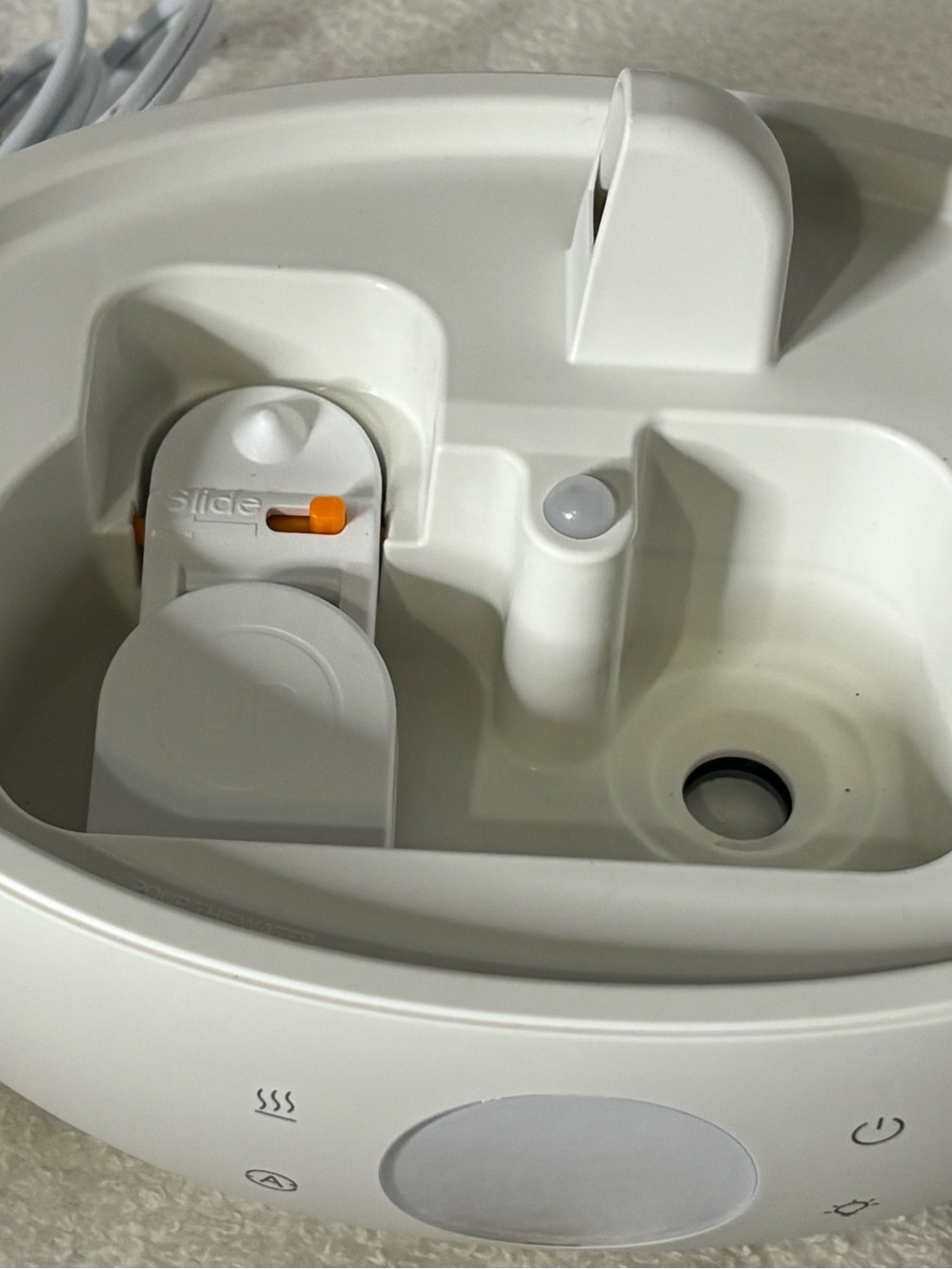 White Ultrasonic Humidifier & Diffuser - Picture 6 of 7